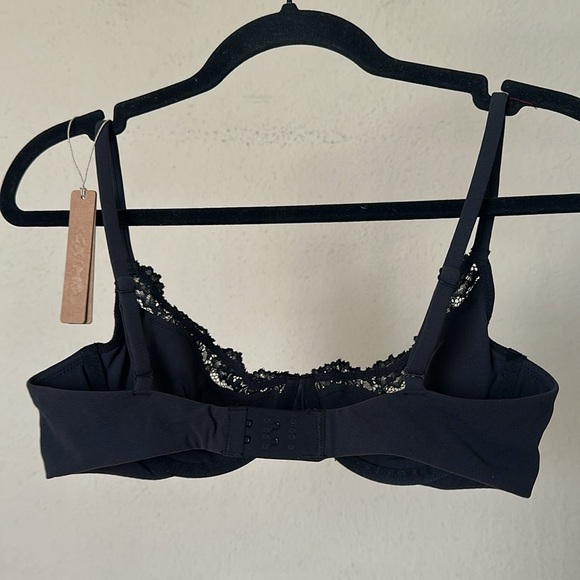 Skims Fits Everybody unlined underwire Lace Scoop Bra Onyx Black NWT 32D - Picture 3 of 8